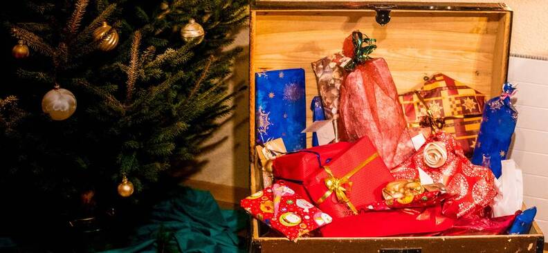 Noël, c'est le plaisir d'offrir, une attention ou un cadeau plus grand, celui qui fera plaisir, qui fera sourire, qui montrera de l'amour. #52photos2017 01 NOEL - Des cadeaux pour tout le monde-MC5_2276.jpg